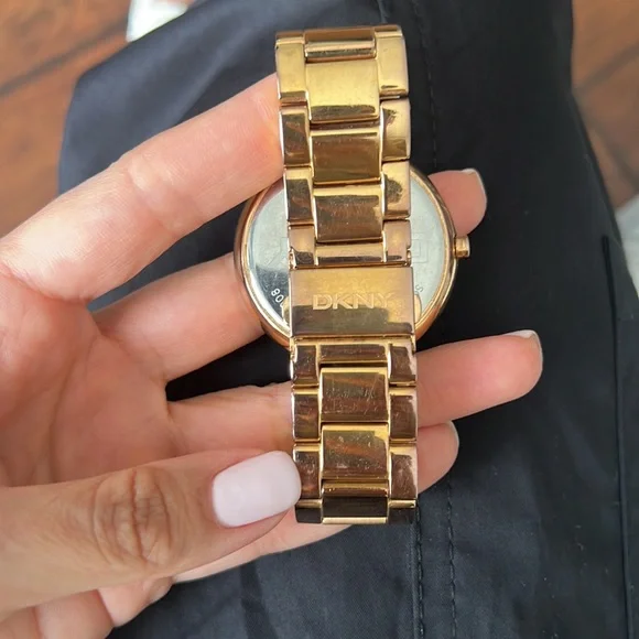 DKNY Watch - Picture 7 of 7